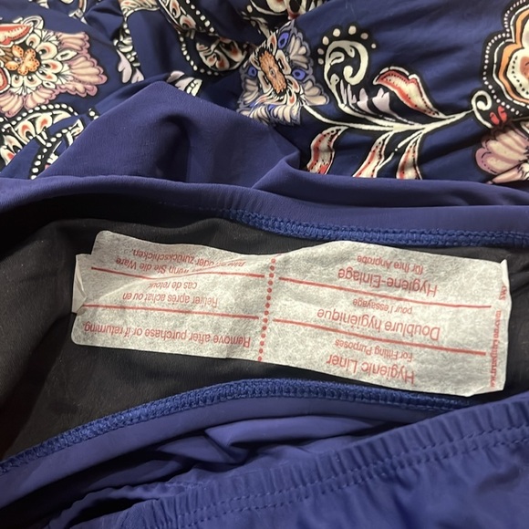 NWOT lands’ End plaisy pluse size one piece swimsuit size 18W. - Picture 5 of 7